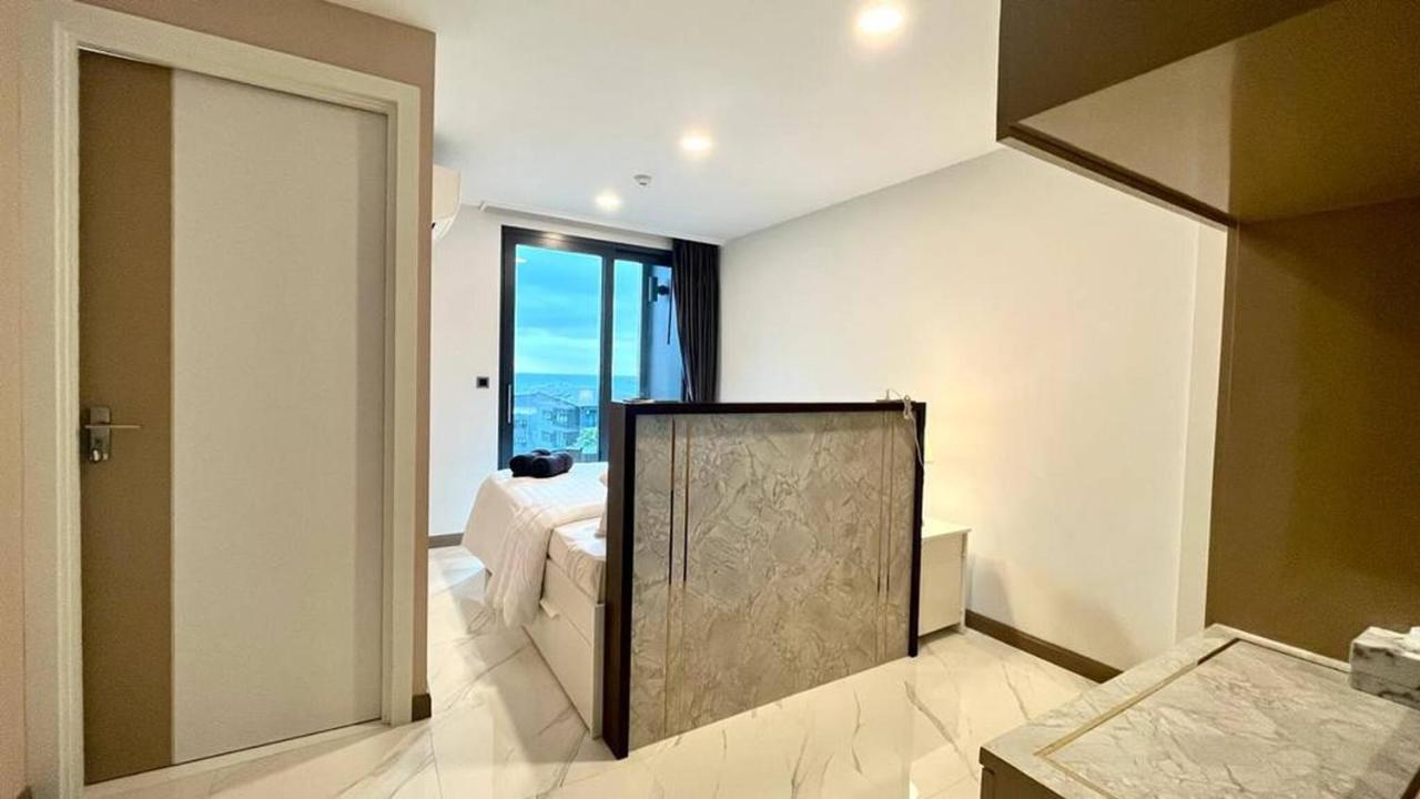 B301 Seaview Three Beds, Two Baths At