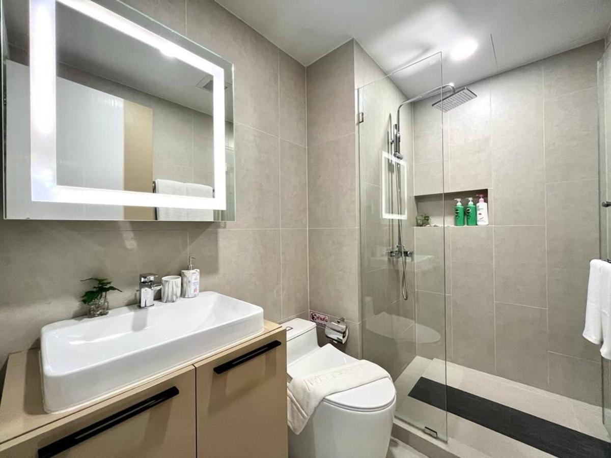 Apartment B301 Seaview Three Beds, Two Baths At