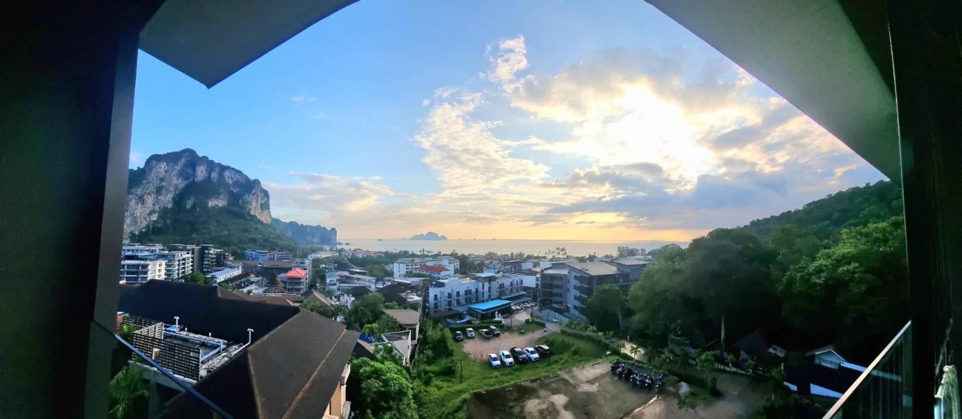 B301 Seaview Three Beds, Two Baths At *