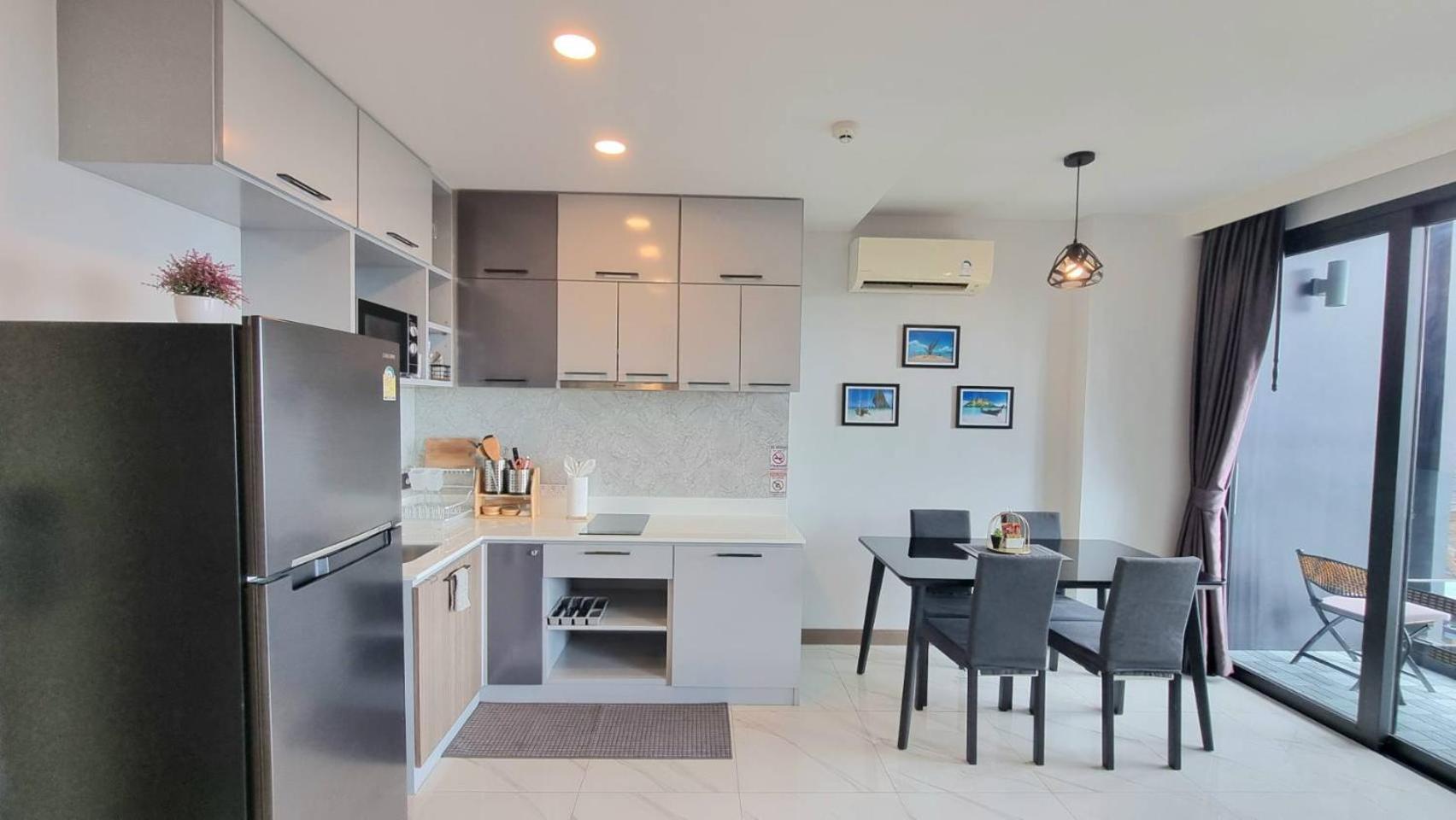 Apartment B301 Seaview Three Beds, Two Baths At