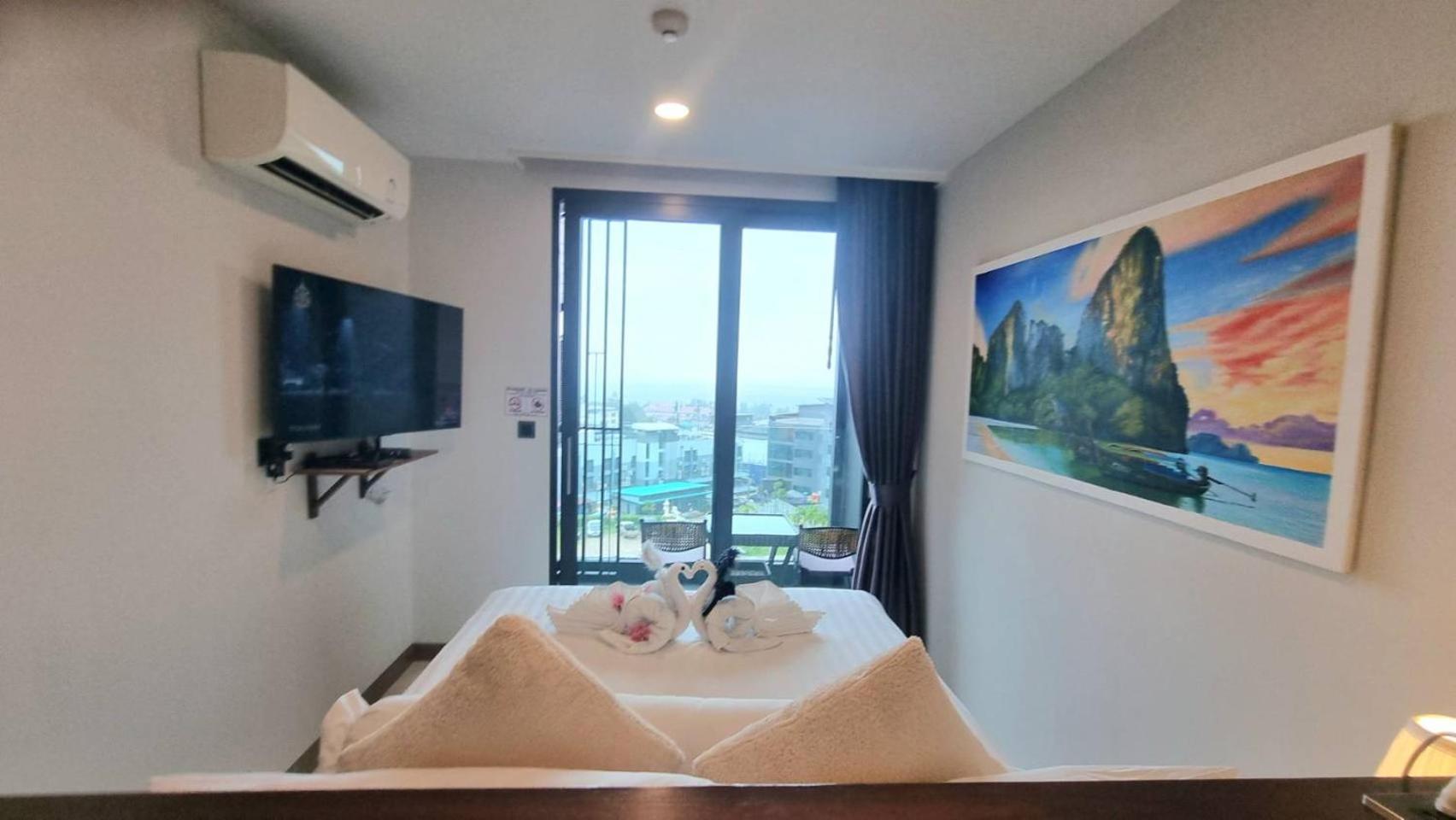 B301 Seaview Three Beds, Two Baths At