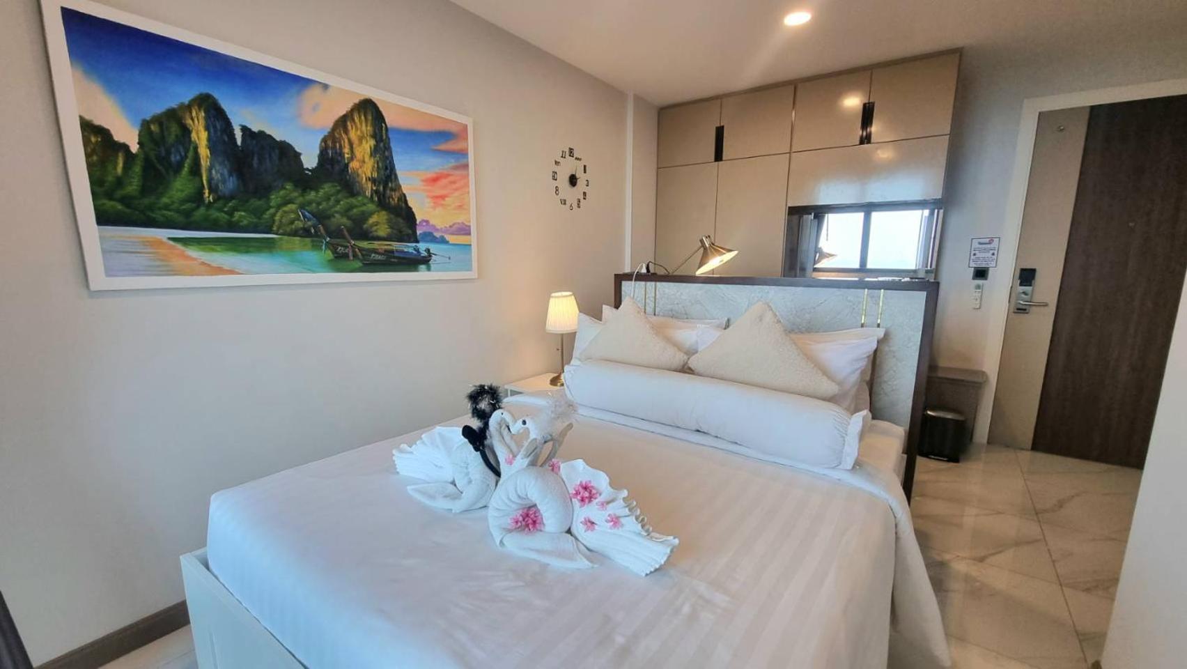 Apartment B301 Seaview Three Beds, Two Baths At